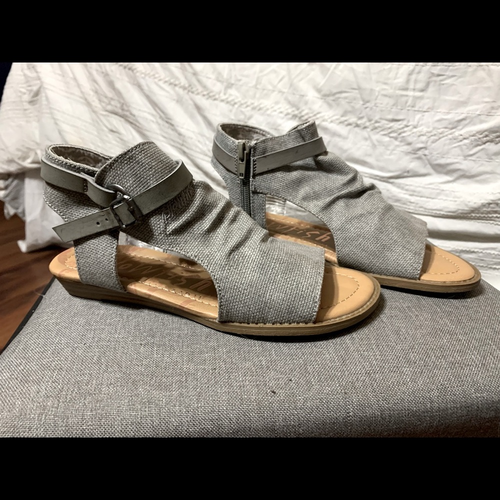 Womens Size 5.5 Blowfish Sandals New neverworn